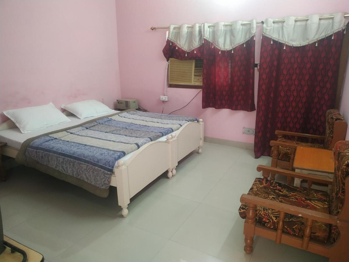 Hotel Shri Mahant Orchha 5 Mint Walking From Ram Raja Temple Exterior photo