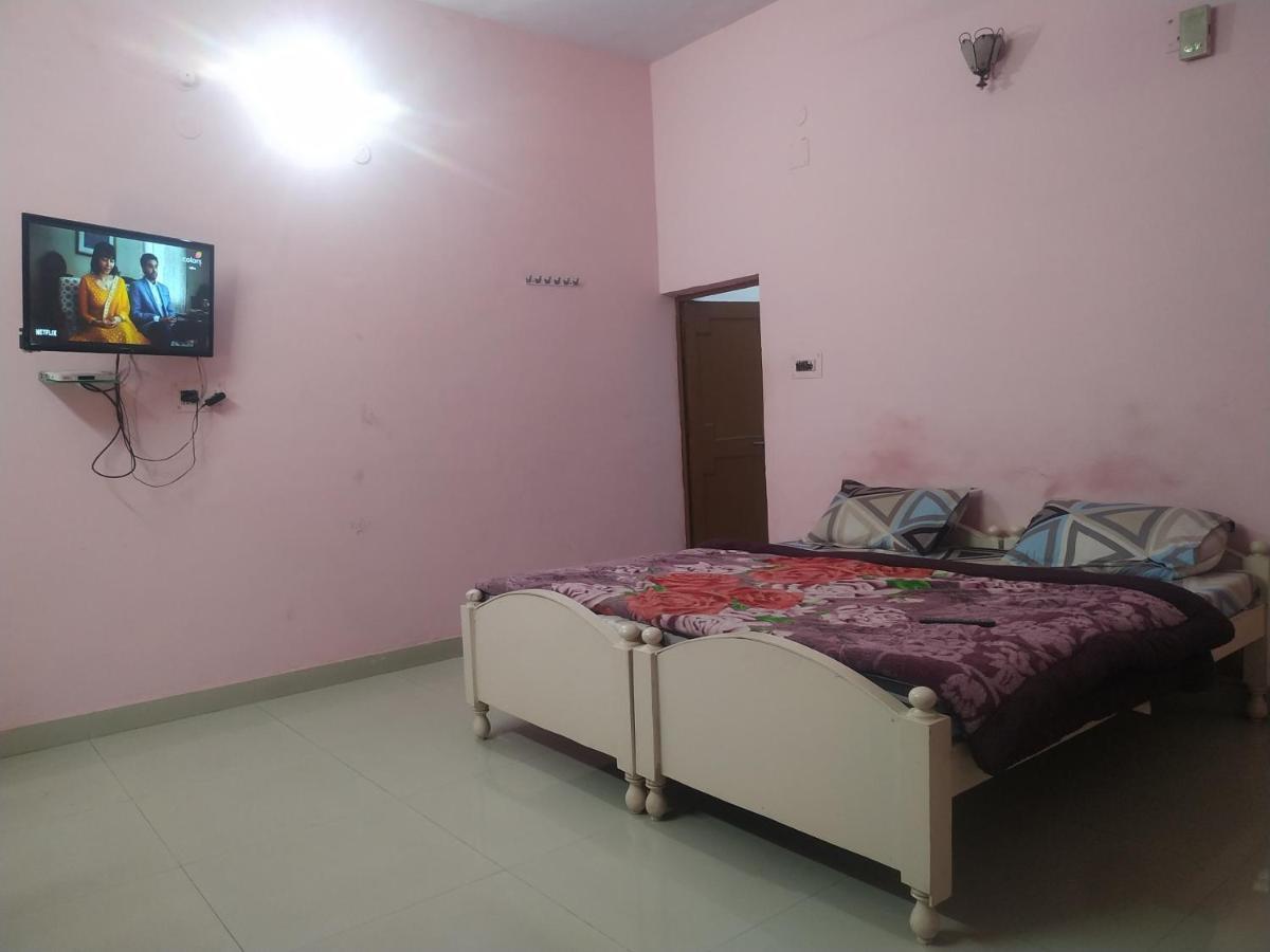 Hotel Shri Mahant Orchha 5 Mint Walking From Ram Raja Temple Exterior photo