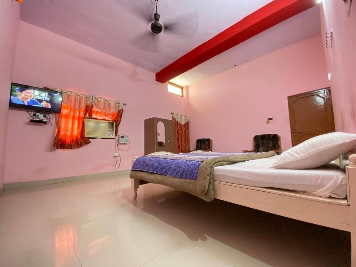 Hotel Shri Mahant Orchha 5 Mint Walking From Ram Raja Temple Exterior photo