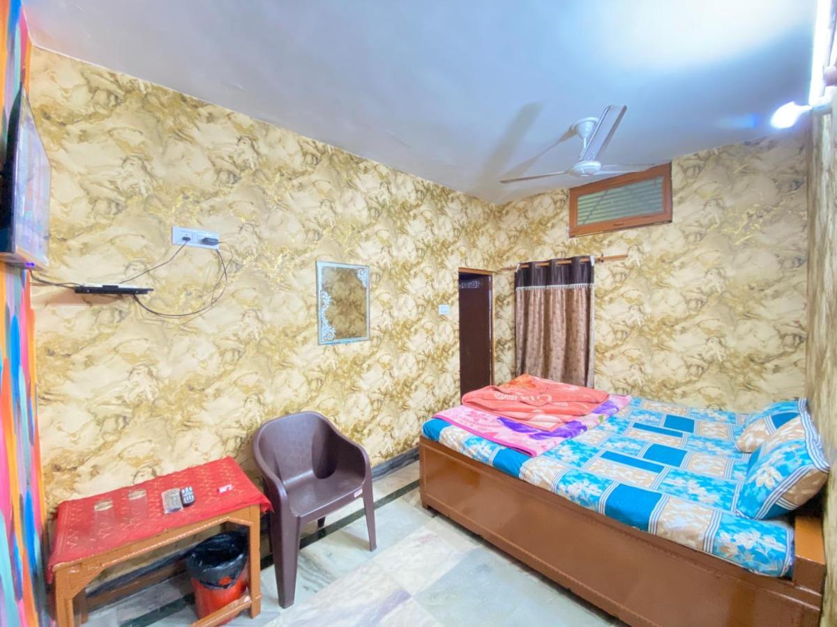 Hotel Shri Mahant Orchha 5 Mint Walking From Ram Raja Temple Exterior photo
