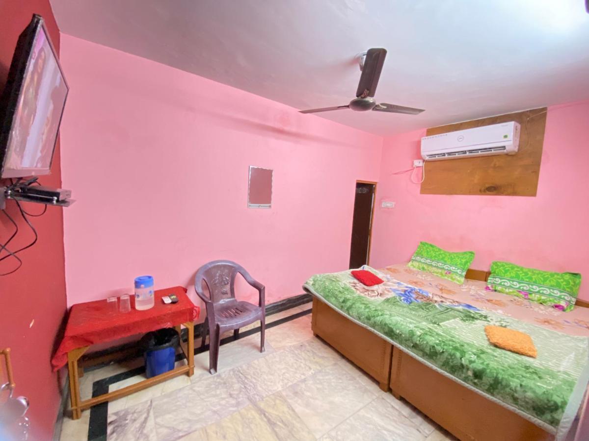 Hotel Shri Mahant Orchha 5 Mint Walking From Ram Raja Temple Exterior photo