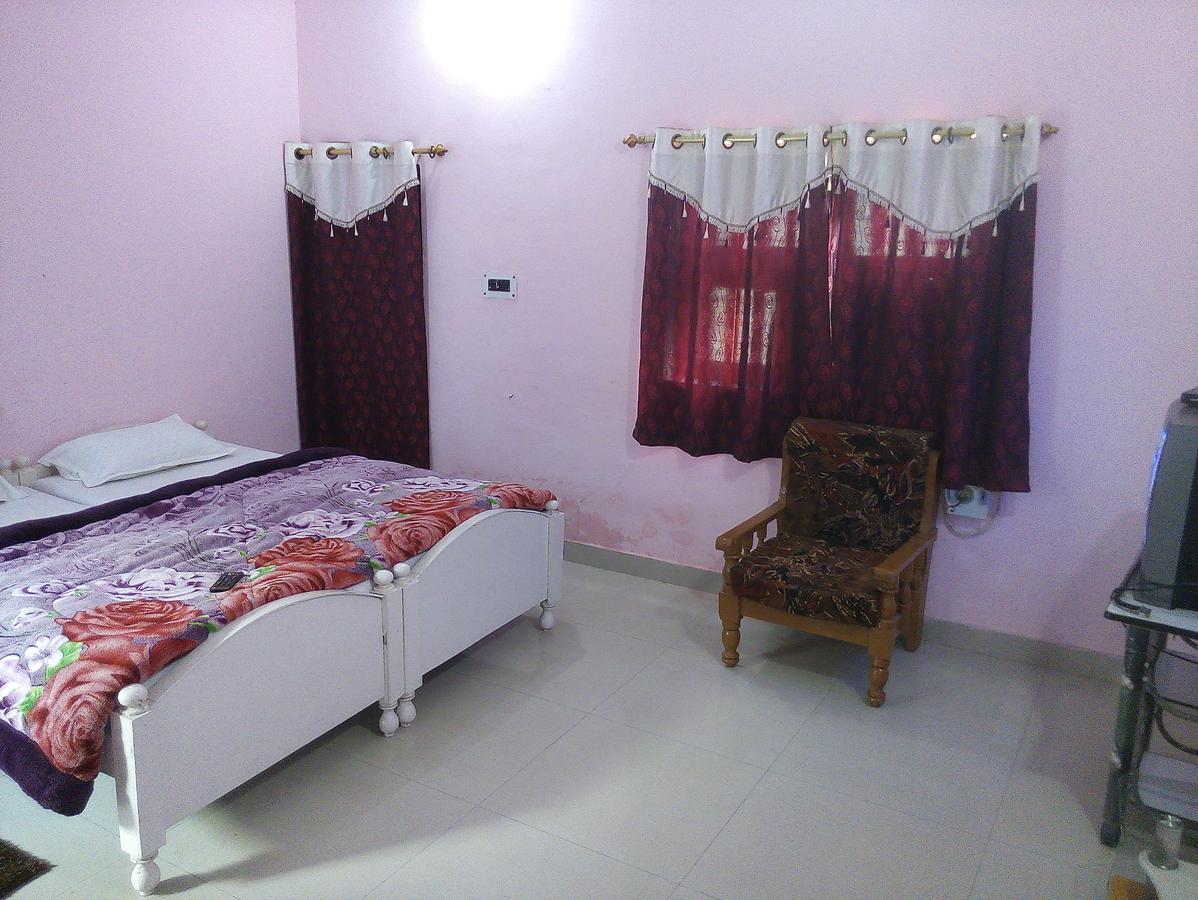 Hotel Shri Mahant Orchha 5 Mint Walking From Ram Raja Temple Exterior photo