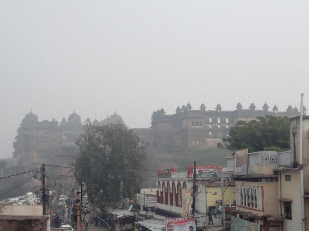 Hotel Shri Mahant Orchha 5 Mint Walking From Ram Raja Temple Exterior photo