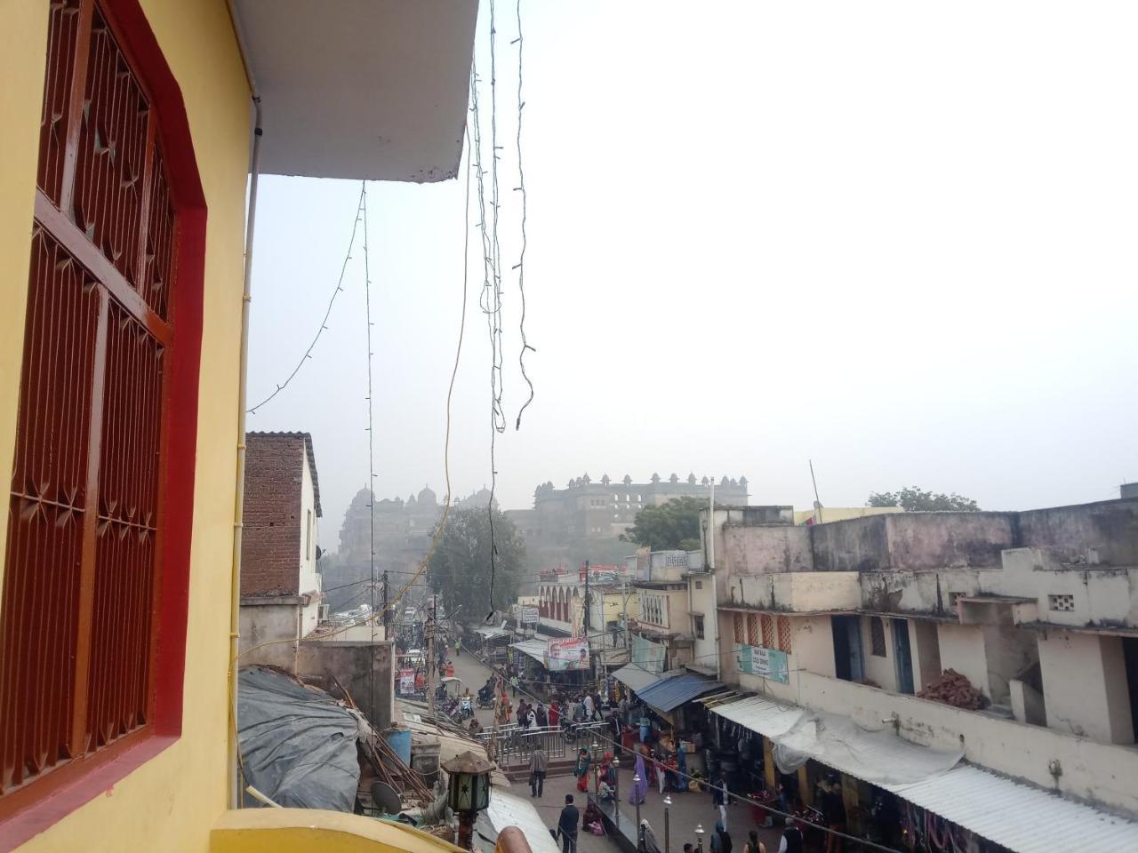 Hotel Shri Mahant Orchha 5 Mint Walking From Ram Raja Temple Exterior photo